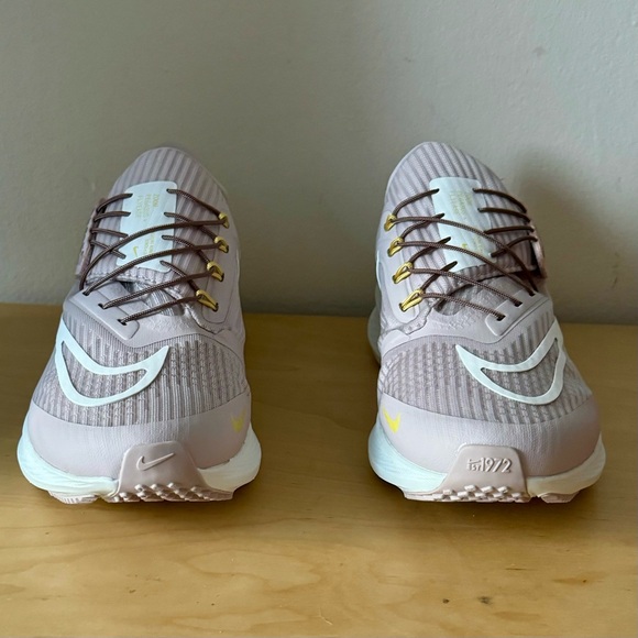 NIB - Nike Air Zoom Pegasus Flyease 🆕🆕🆕 - Picture 3 of 8